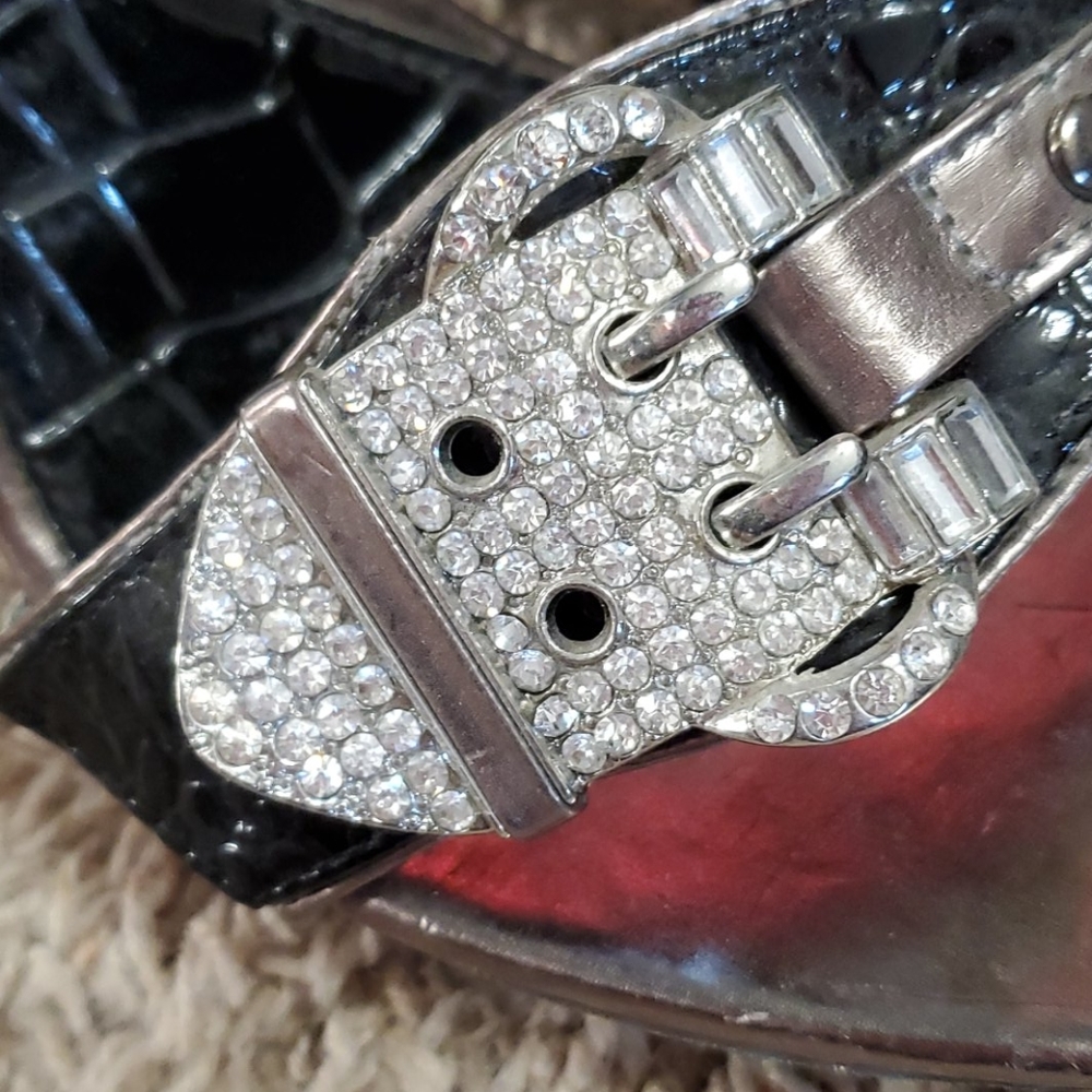 Buckle heels - Picture 2 of 5